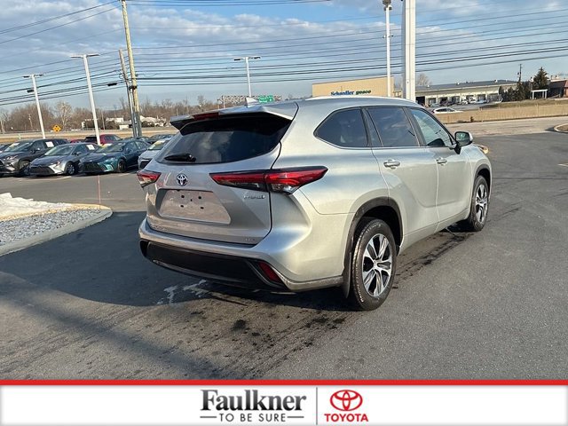 Used 2023 Toyota Highlander XLE image 8