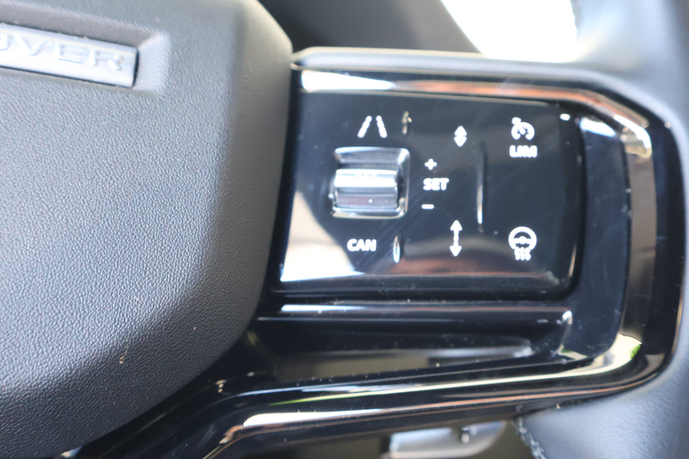 Used 2025 Land Rover Range Rover Evoque S AWD/4WD image 24
