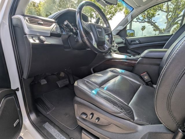 Used 2019 GMC Yukon XL SLT w/ Premium Edition image 10
