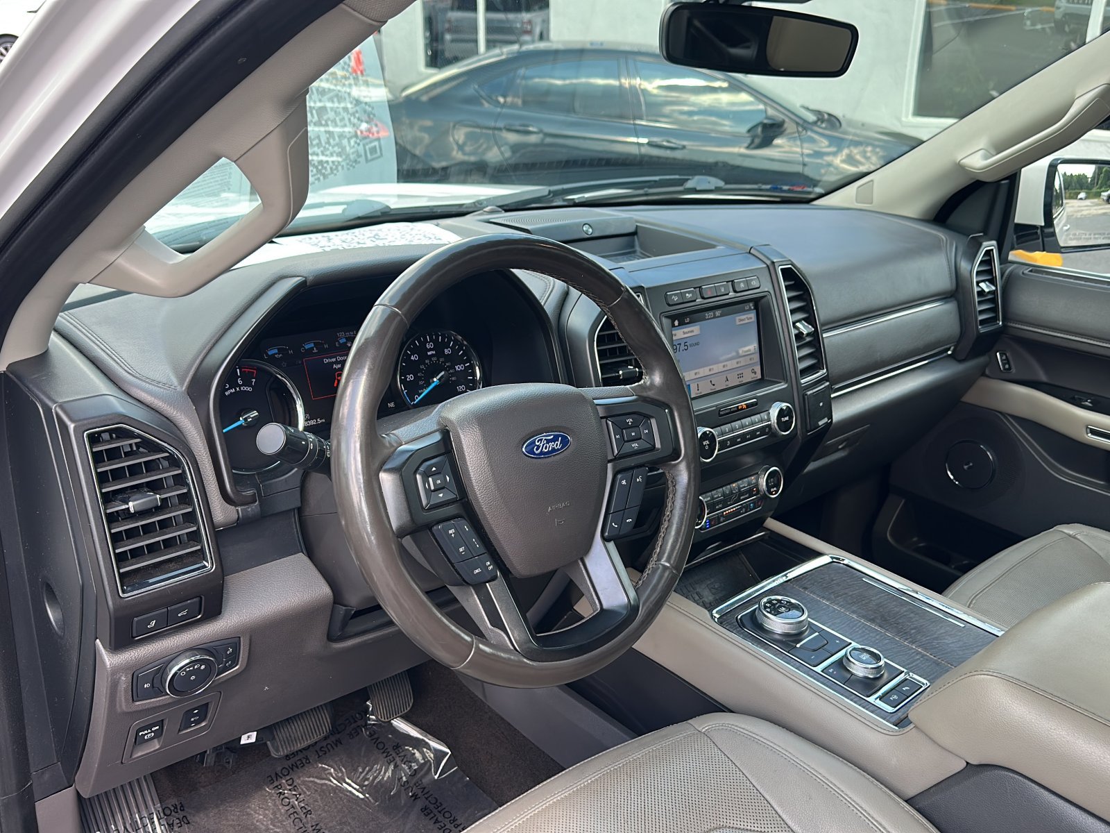 Used 2019 Ford Expedition Limited w/ Equipment Group 302A AWD/4WD image 20