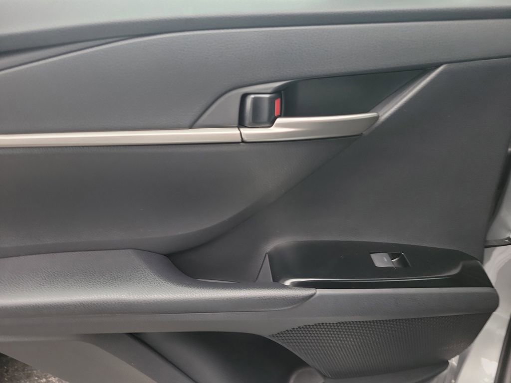 New 2026 Toyota Camry LE image 9