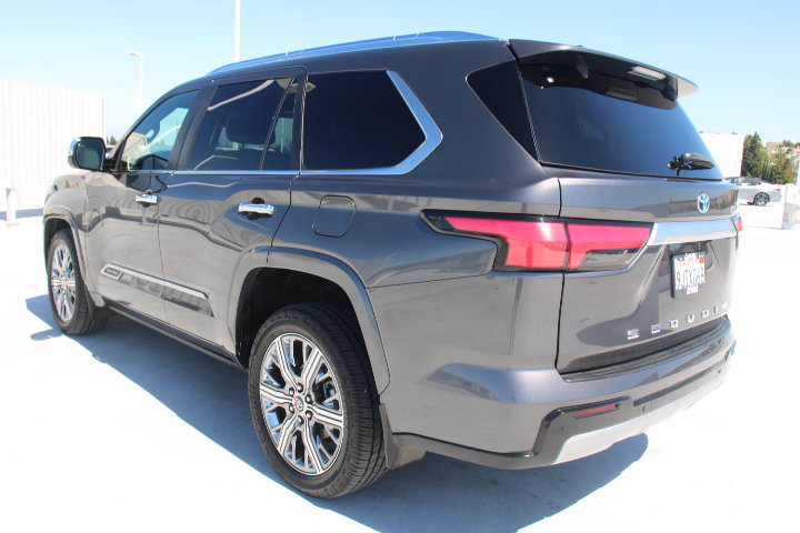 Certified 2024 Toyota Sequoia Capstone AWD/4WD image 5