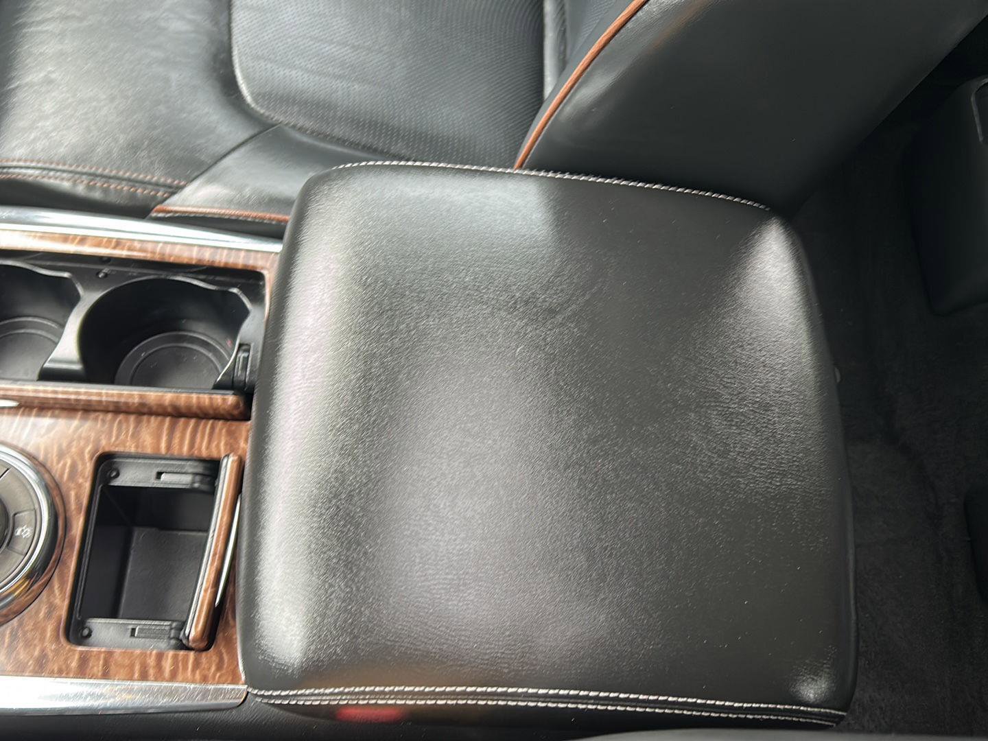 Used 2019 Nissan Armada Platinum w/ Interior Lighting Package image 24