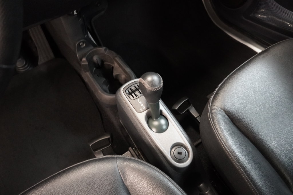 Used 2015 smart fortwo pure RWD image 16