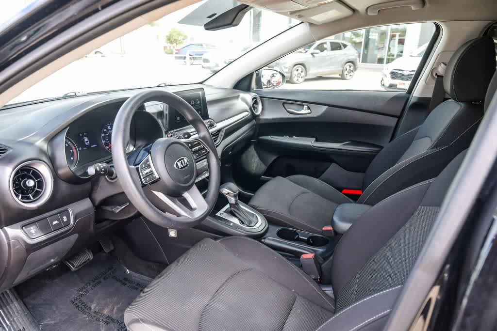 Used 2019 Kia Forte LXS FWD image 16
