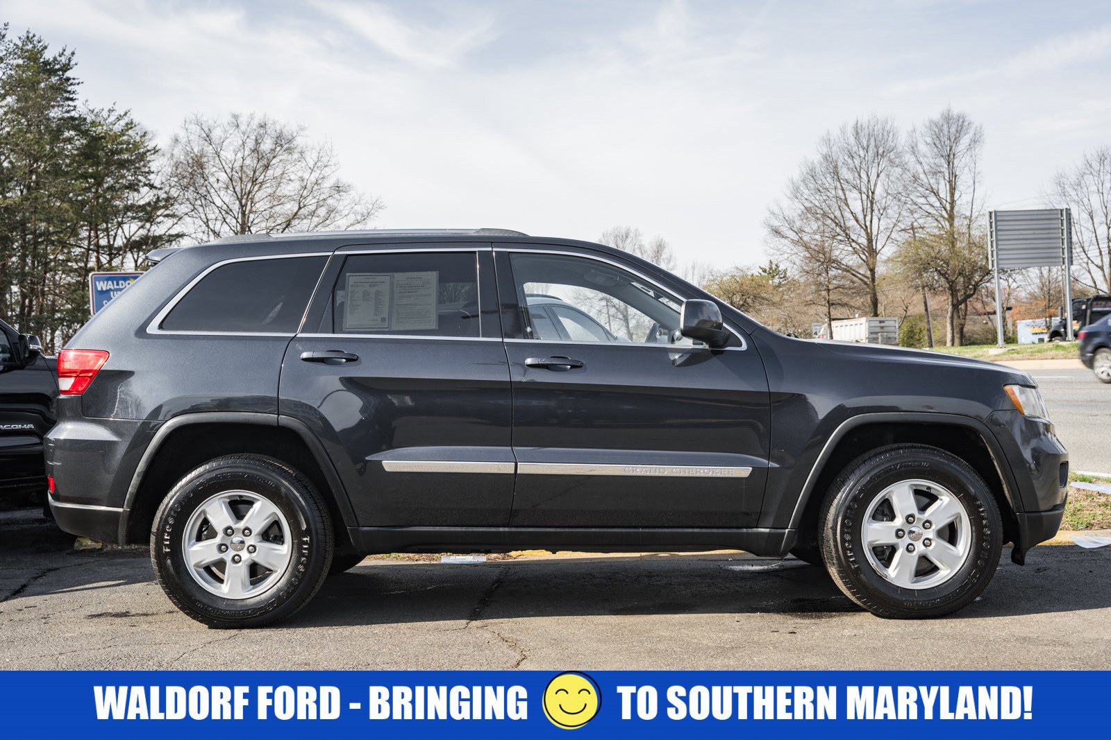 Used 2012 Jeep Grand Cherokee Laredo w/ Laredo E Group image 3