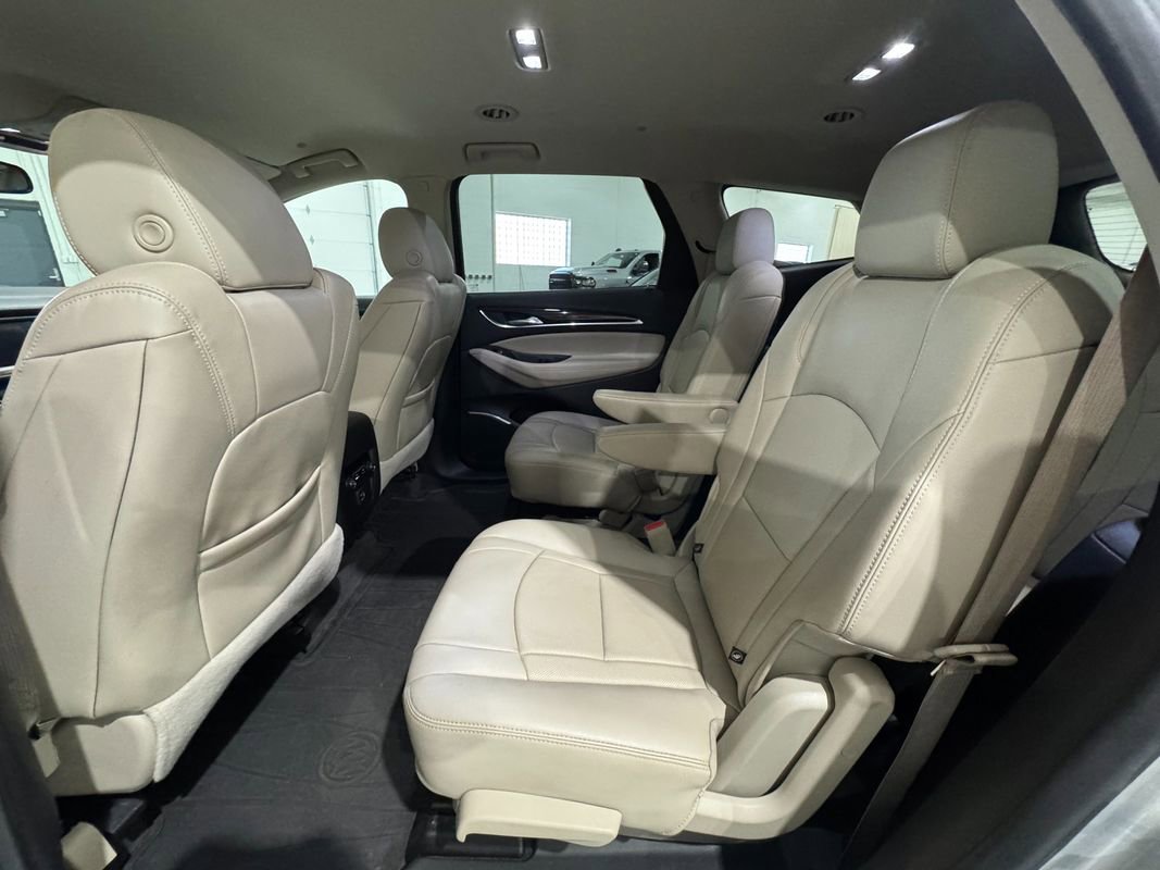 Used 2019 Buick Enclave Essence image 32