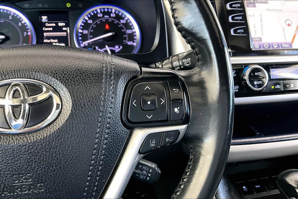 Used 2019 Toyota Highlander XLE w/ Carpet Mat Package (TMS) FWD image 12