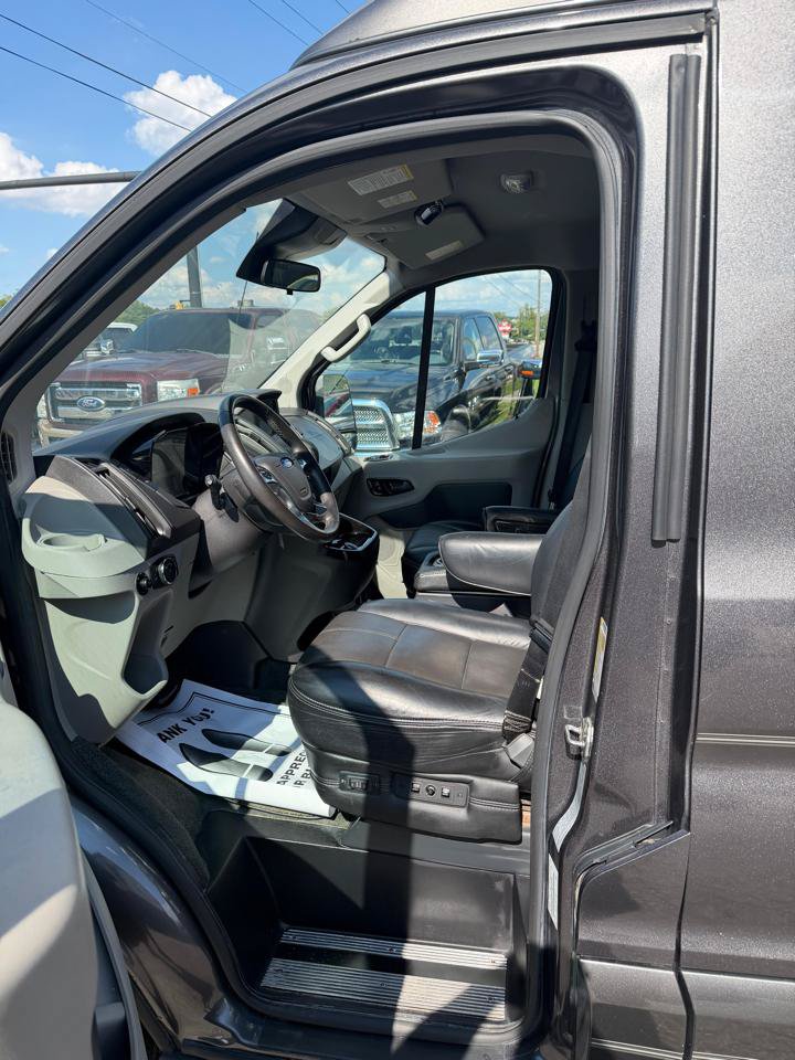 Used 2019 Ford Transit 150 130 Low Roof w/ Exterior Upgrade Package RWD image 22