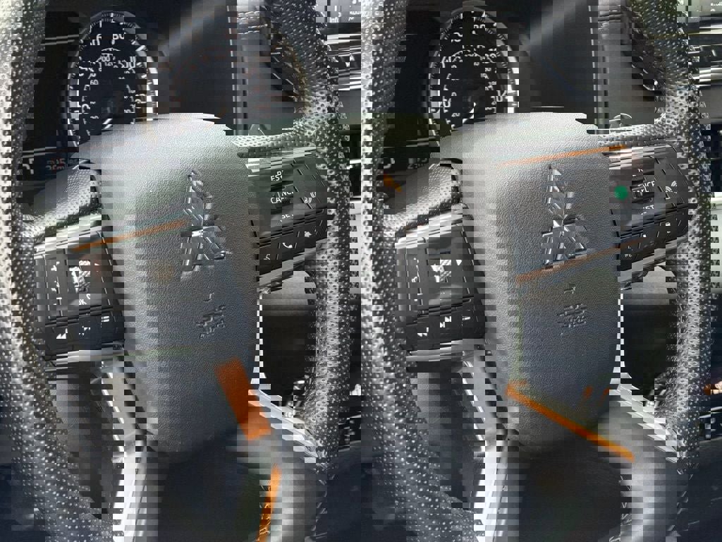 Used 2024 Mitsubishi Outlander SE image 21