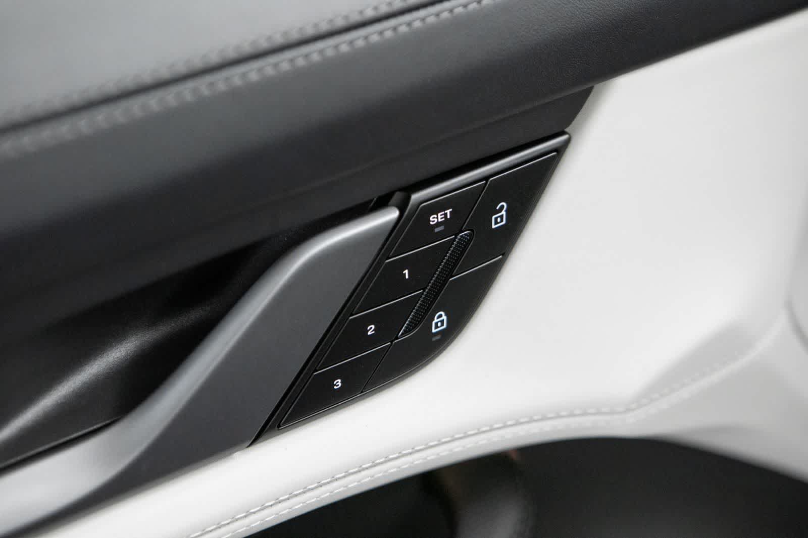 New 2026 Porsche Taycan 4S AWD/4WD image 25