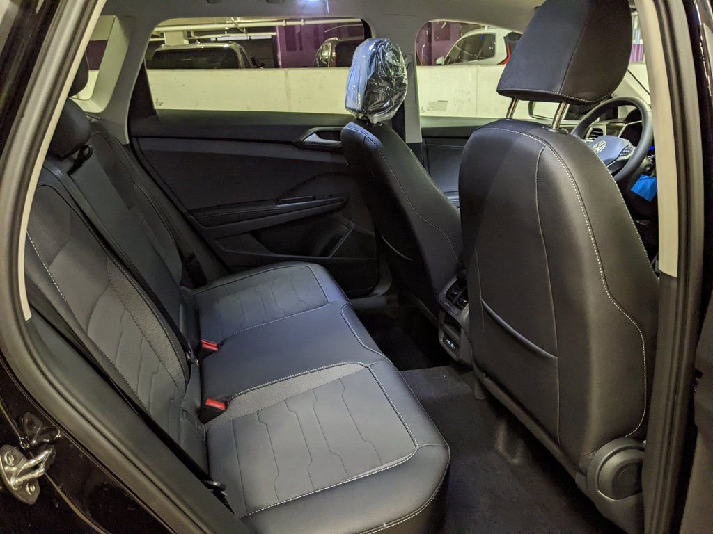 New 2026 Volkswagen Taos SE FWD image 25