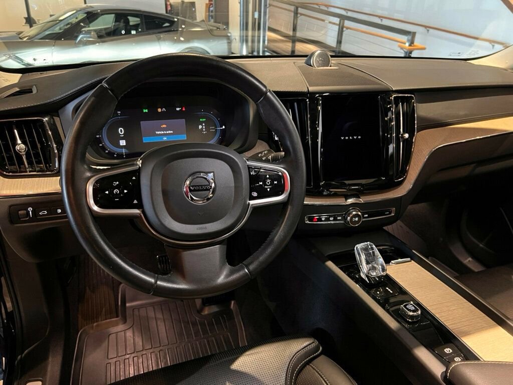 Used 2022 Volvo XC60 T8 Inscription w/ Advanced Package image 18