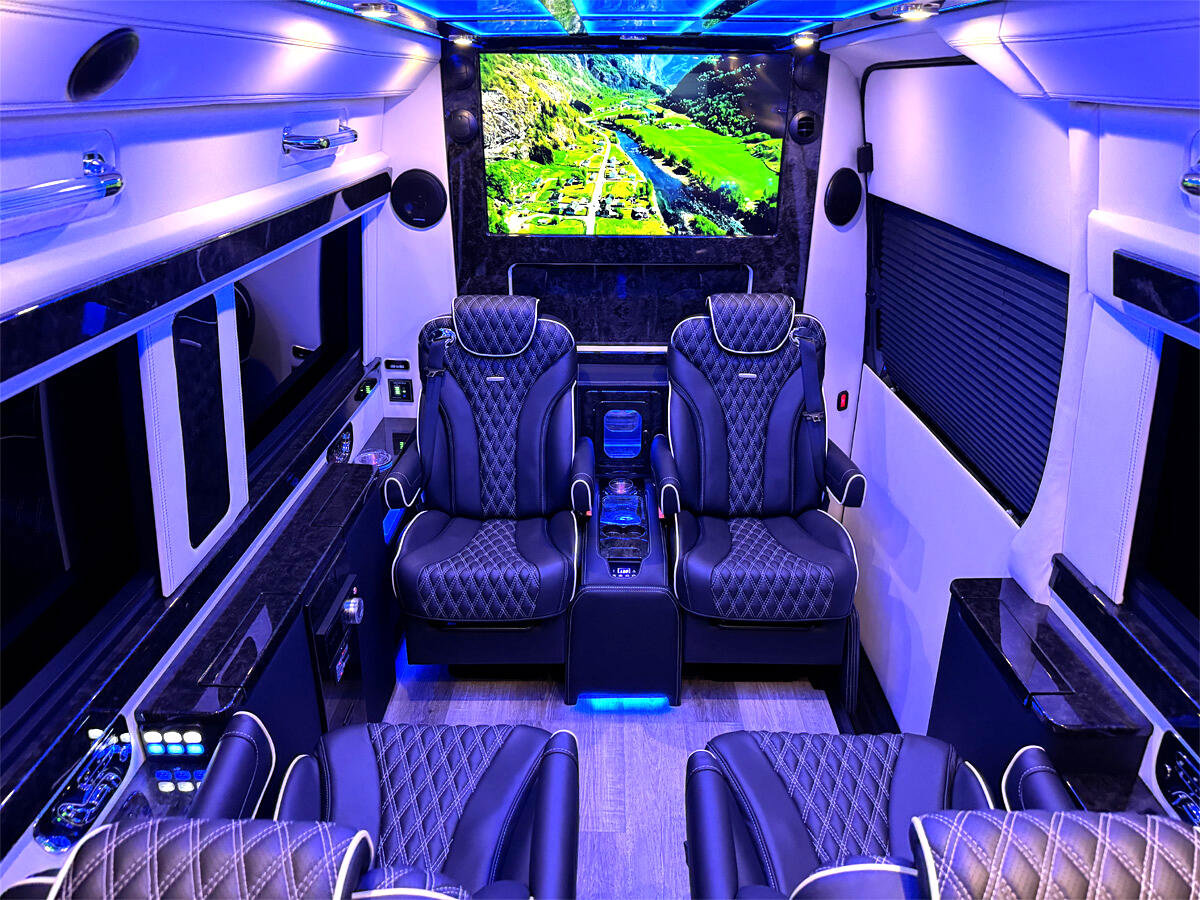 Used 2024 Mercedes-Benz Sprinter 3500 image 35