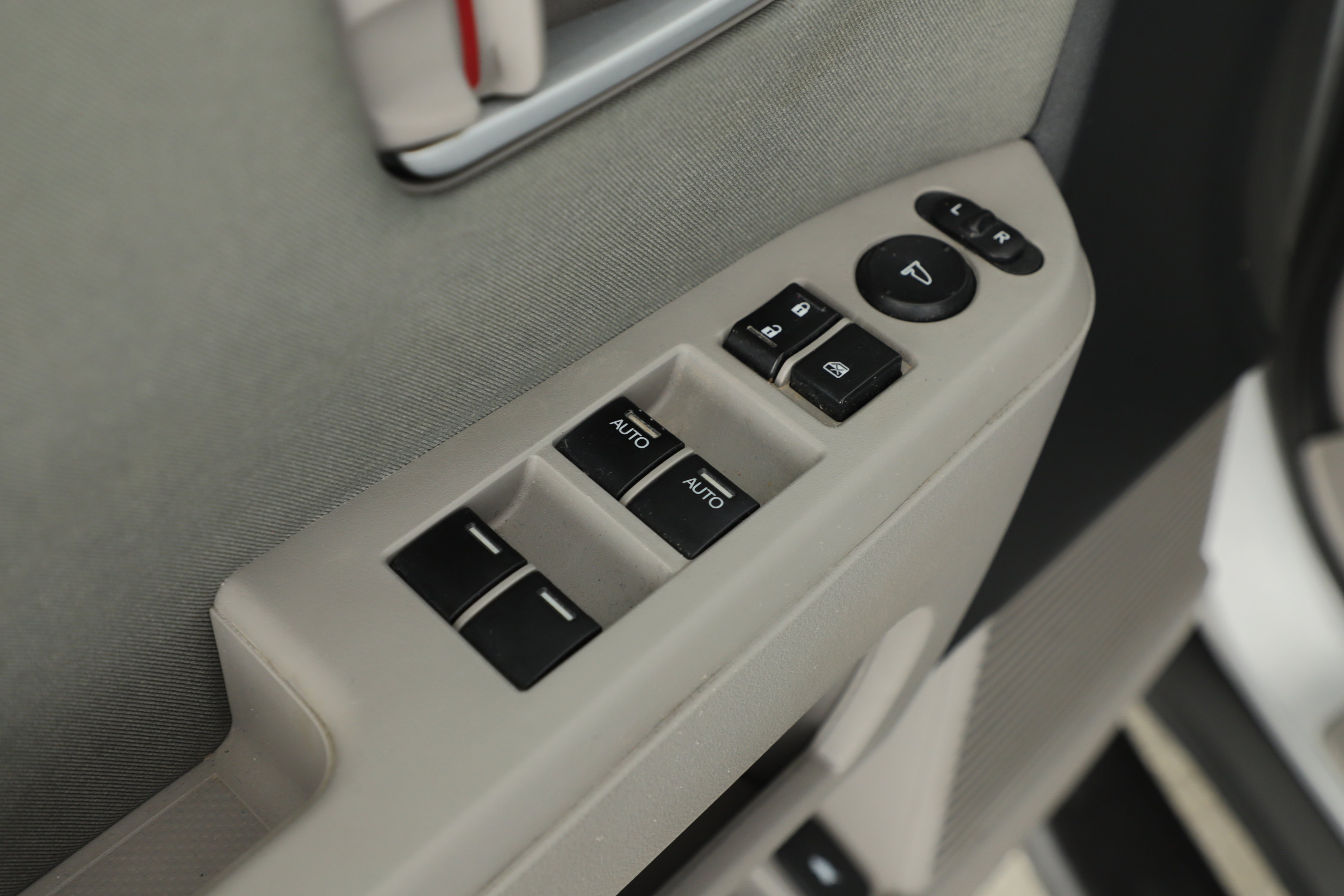 Used 2015 Honda Pilot LX image 9