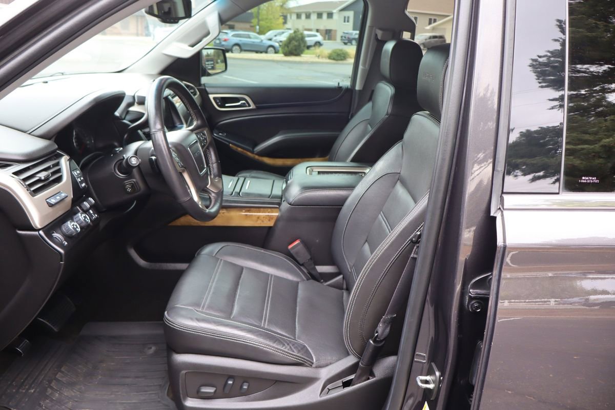 Used 2017 GMC Yukon Denali w/ Open Road Package AWD/4WD image 19