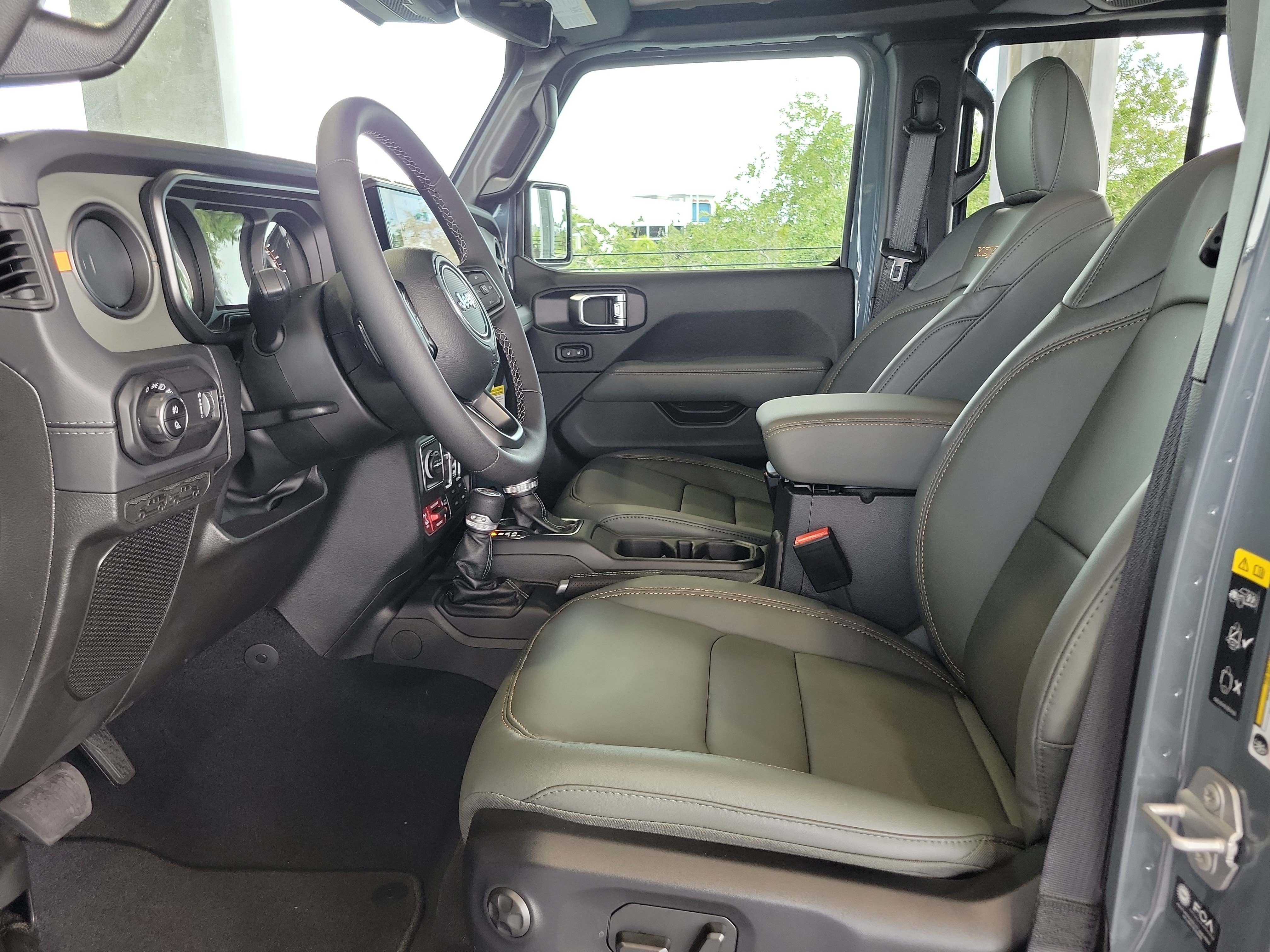 New 2025 Jeep Gladiator Mojave AWD/4WD image 17