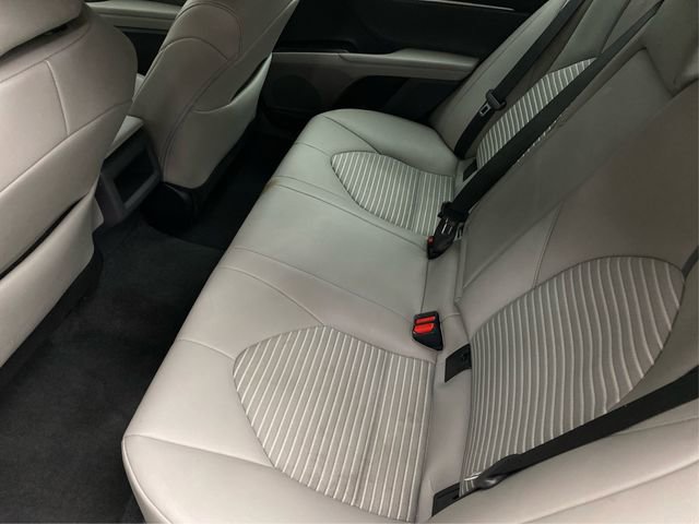 Used 2022 Toyota Camry SE FWD image 11