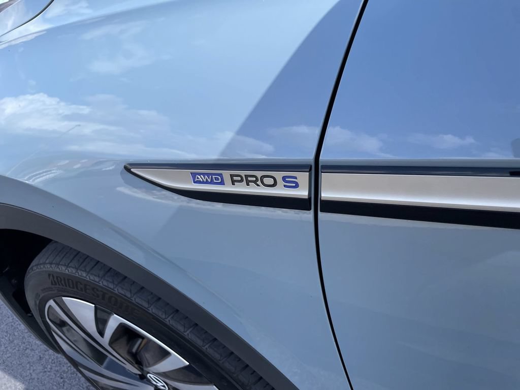 Certified 2025 Volkswagen ID.4 Pro S Plus AWD/4WD image 8
