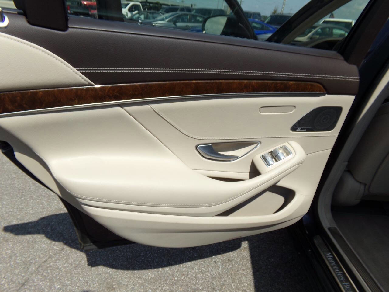Used 2015 Mercedes-Benz S 550 4MATIC Sedan image 19