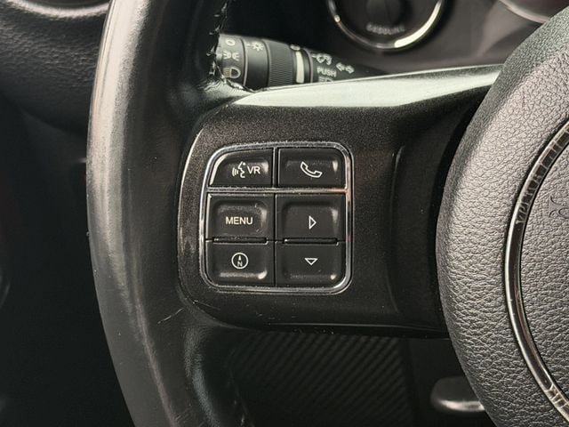 Used 2017 Jeep Wrangler Unlimited Rubicon image 15