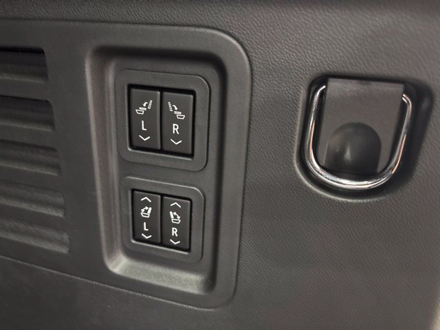 Used 2026 Chevrolet Traverse High Country w/ LPO, Floor Liner Package AWD/4WD image 16