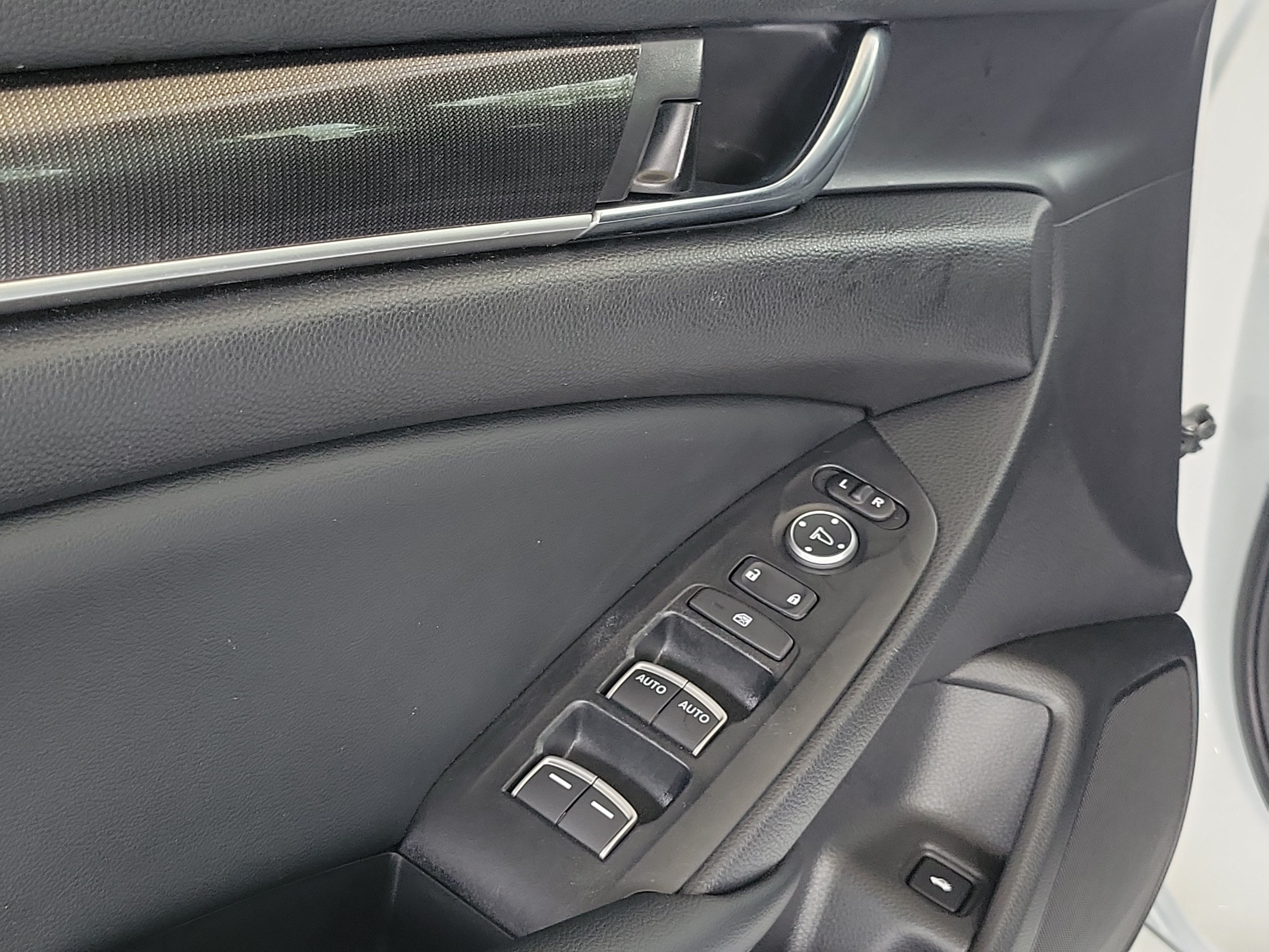 Used 2022 Honda Accord Sport image 16