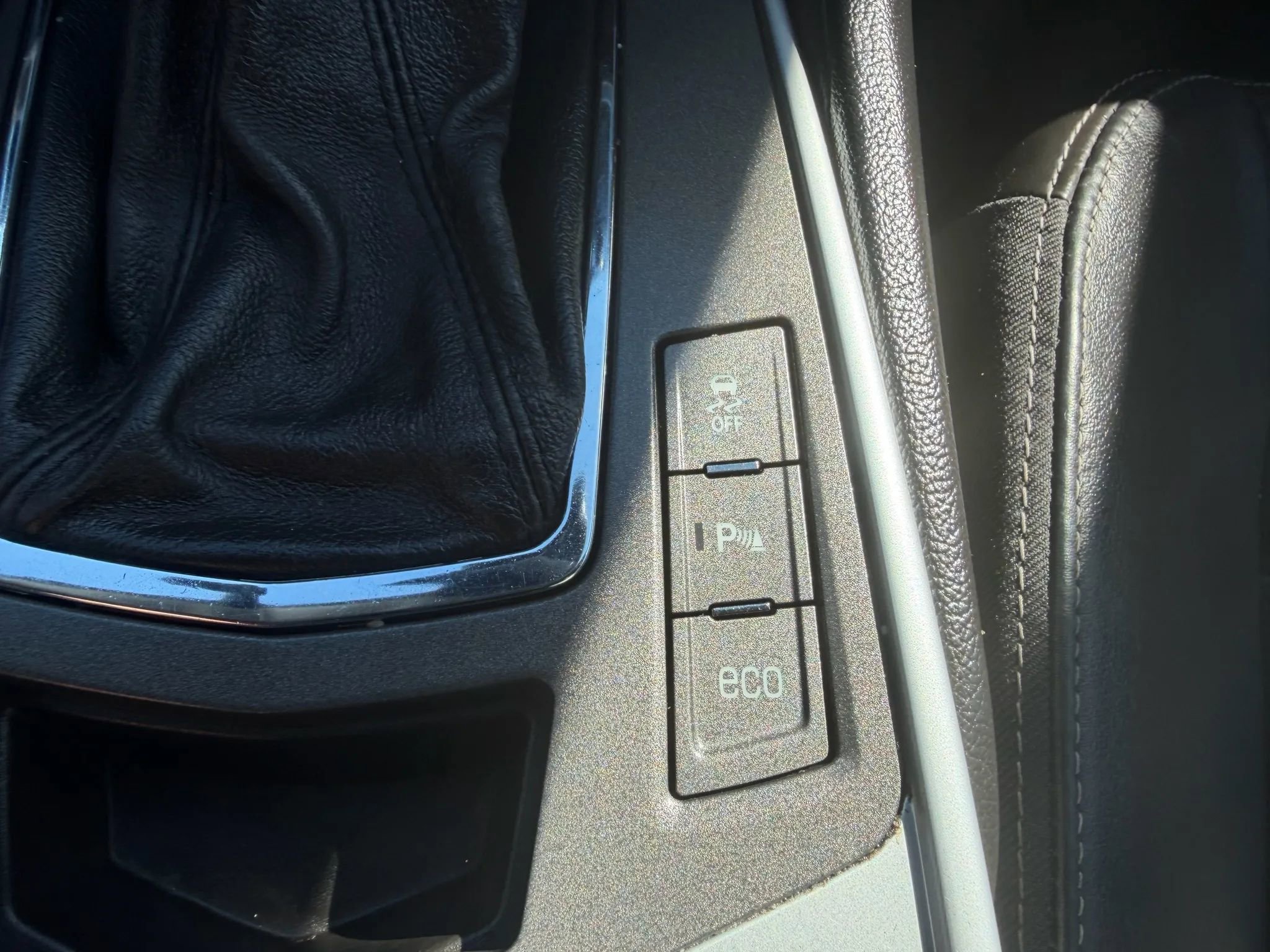 Used 2012 Cadillac SRX Luxury image 15