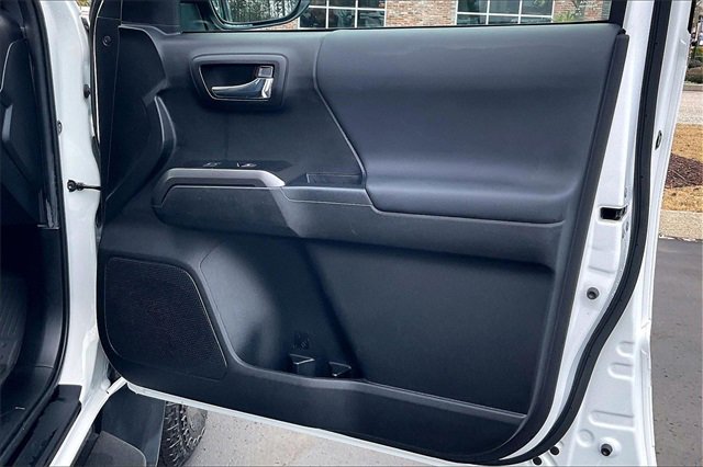 Used 2022 Toyota Tacoma TRD Off-Road image 24