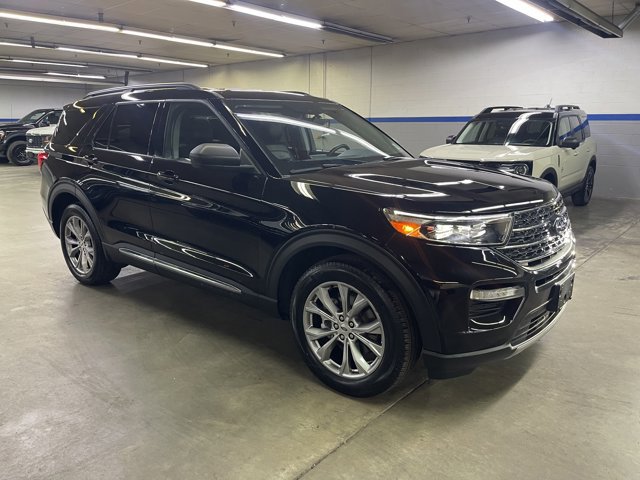 Certified 2023 Ford Explorer XLT w/ Equipment Group 202A AWD/4WD image 1