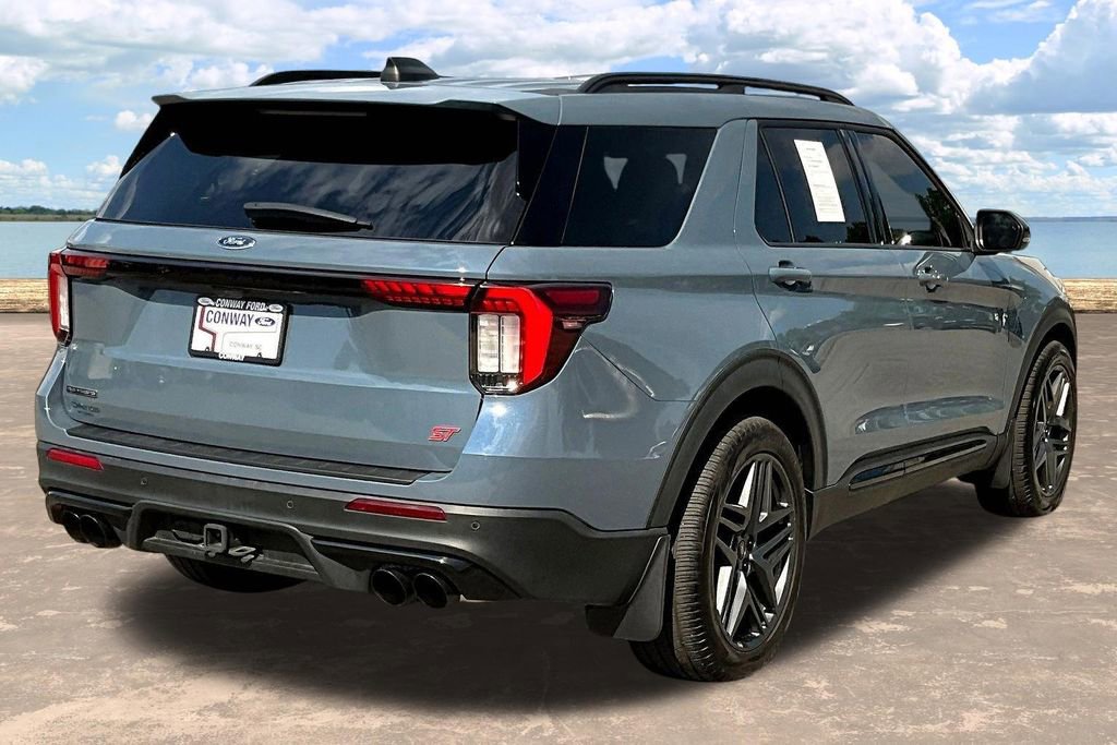 Used 2025 Ford Explorer ST AWD/4WD image 8