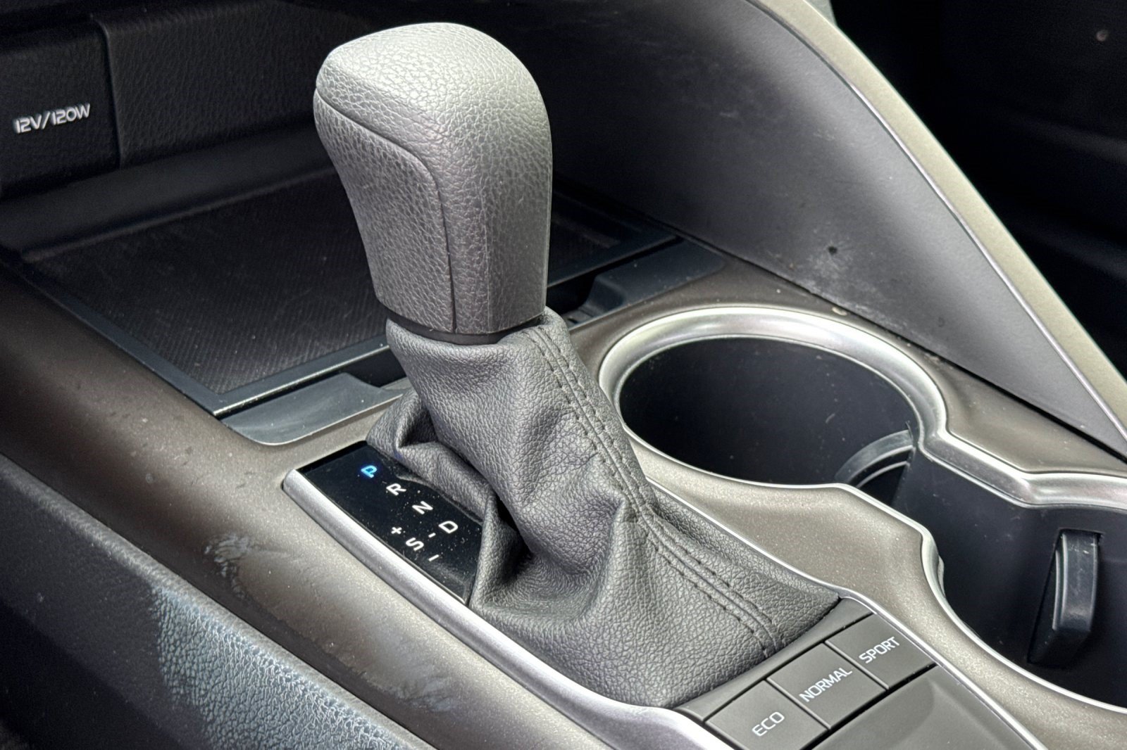 Used 2022 Toyota Camry LE FWD image 17