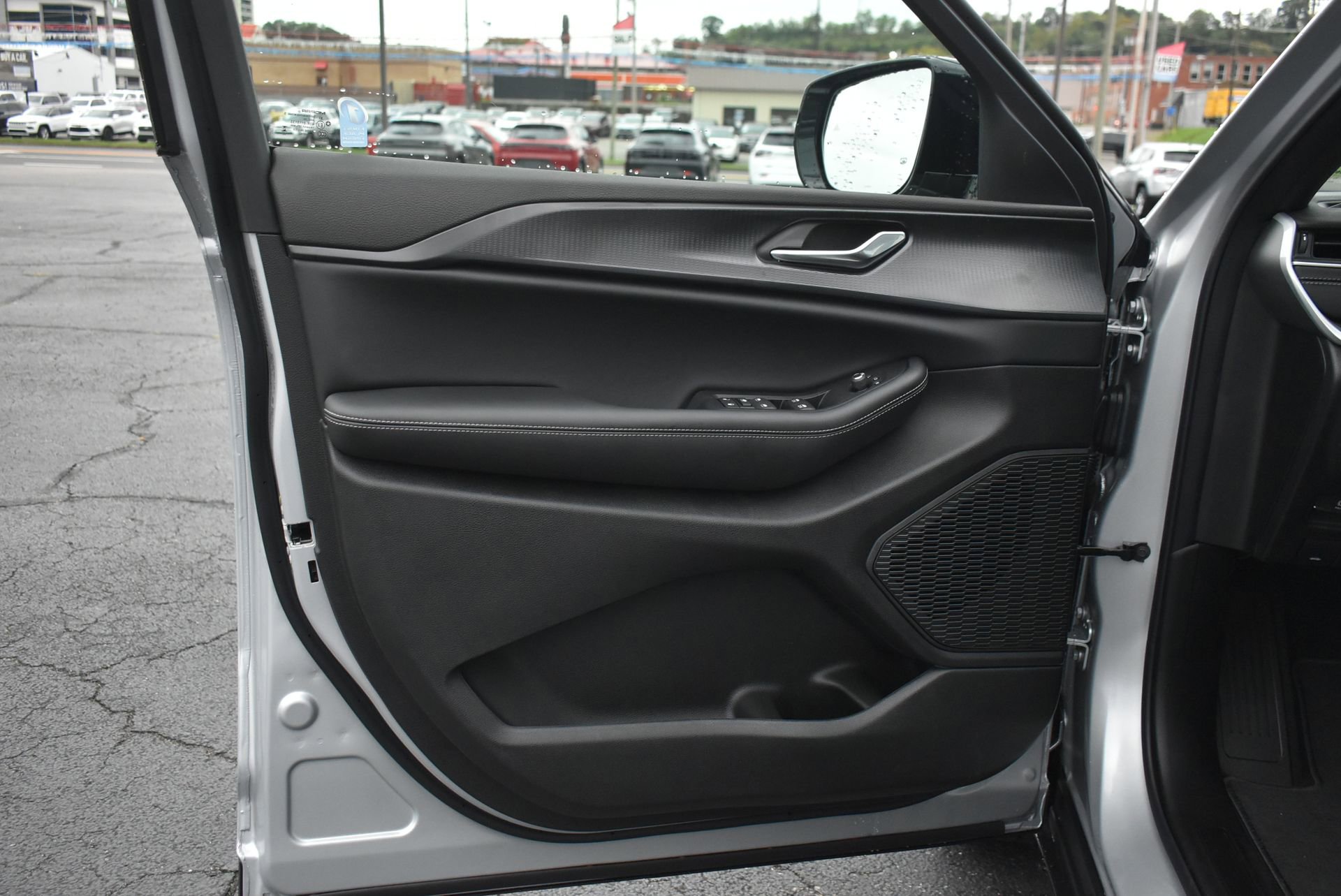 New 2026 Jeep Grand Cherokee Altitude image 12