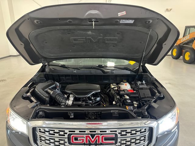 Certified 2017 GMC Acadia Denali w/ Technology Package AWD/4WD image 37