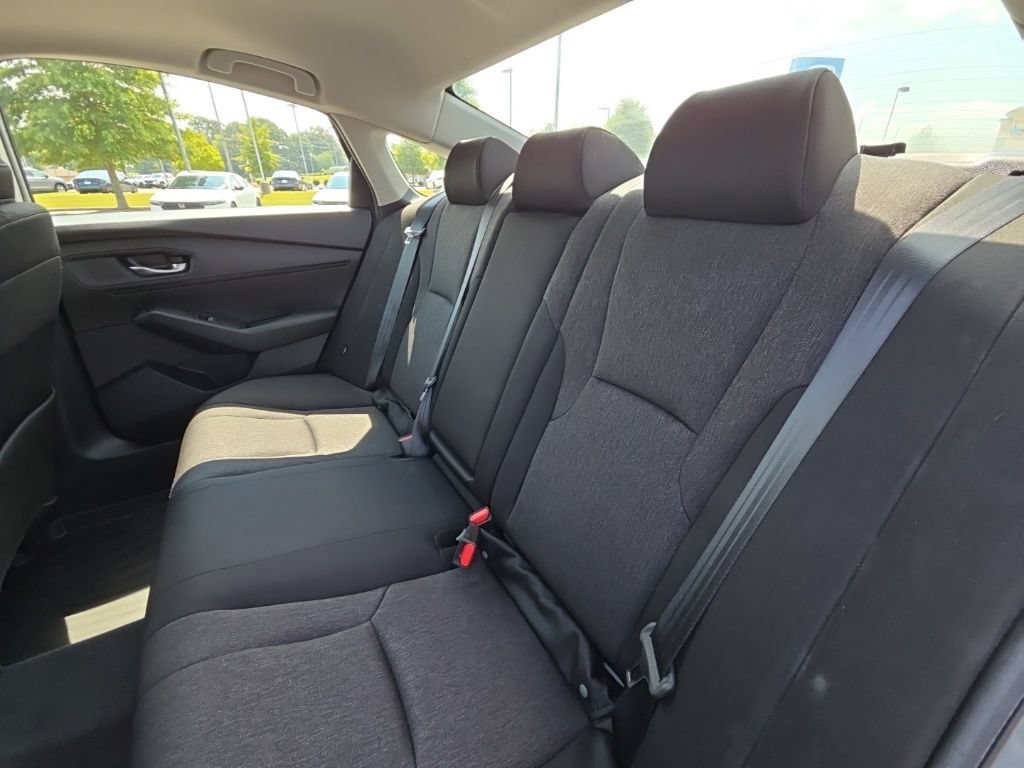 Used 2025 Honda Accord SE image 13