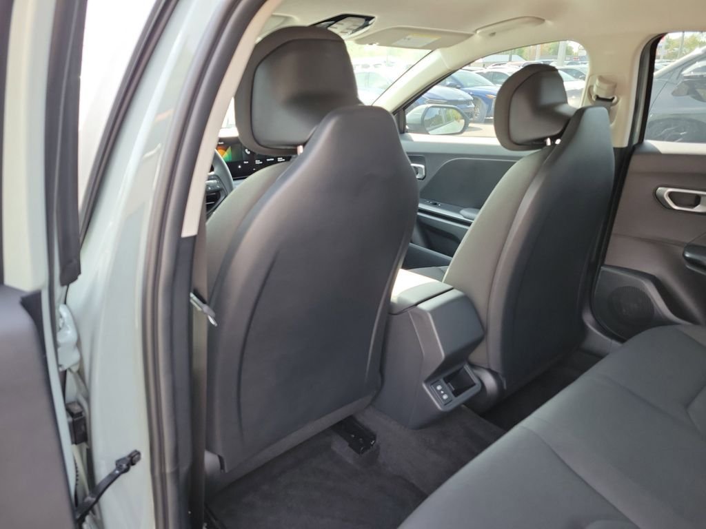 New 2026 Kia K4 LXS image 15