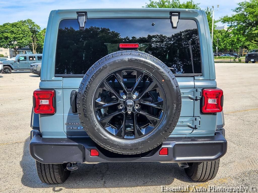 Certified 2025 Jeep Wrangler Unlimited Sahara AWD/4WD image 7