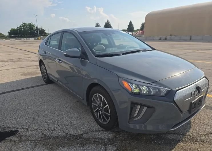 Used 2021 Hyundai Ioniq Limited FWD image 2