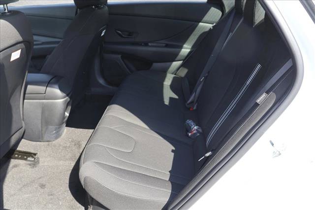 New 2025 Hyundai Elantra SEL image 23