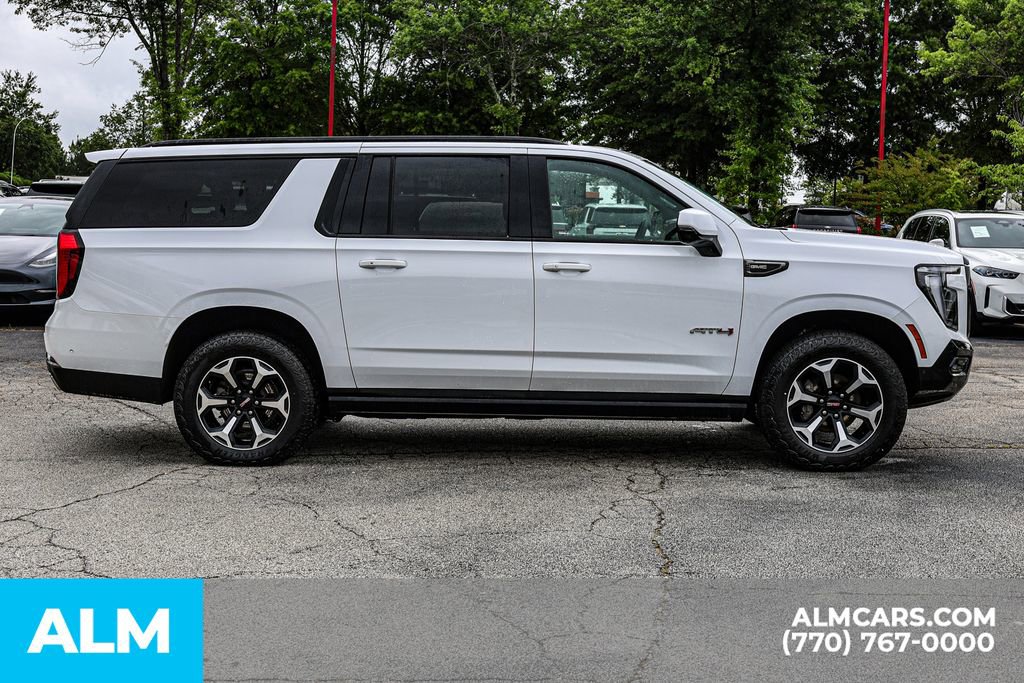 Used 2025 GMC Yukon XL AT4 w/ AT4 Premium Package AWD/4WD image 10