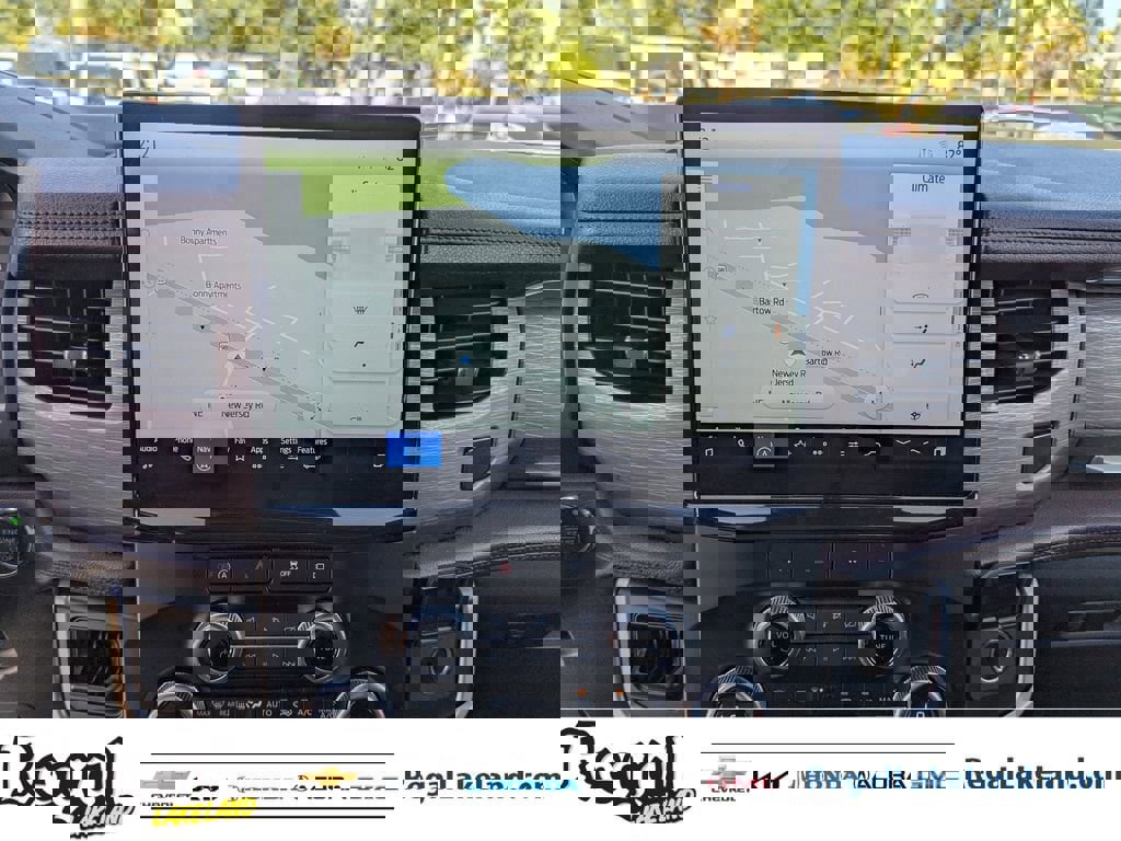 Used 2024 Ford Expedition Limited image 21