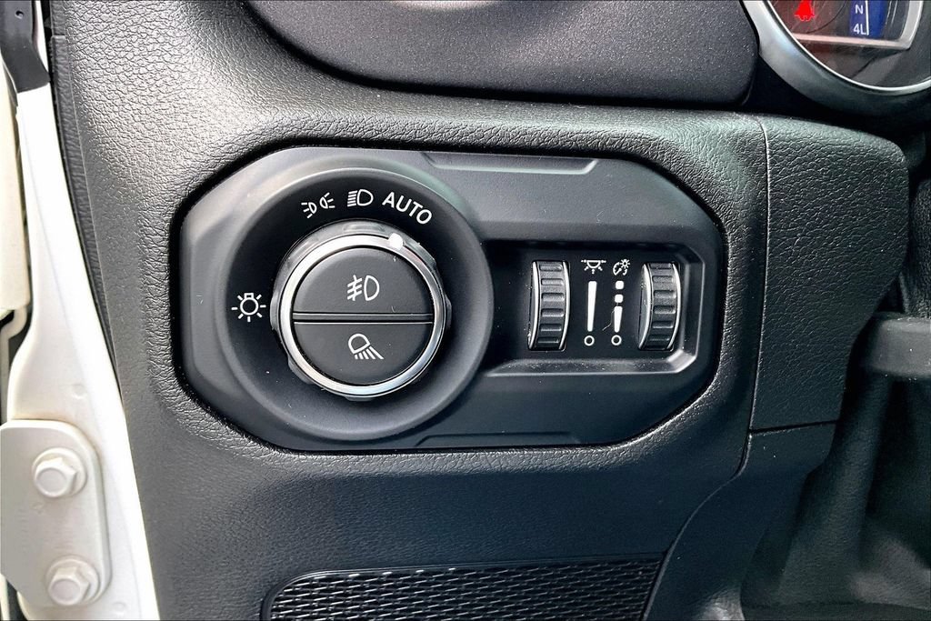 Used 2021 Jeep Gladiator Mojave w/ Uconnect 4C Nav & Sound Group AWD/4WD image 17