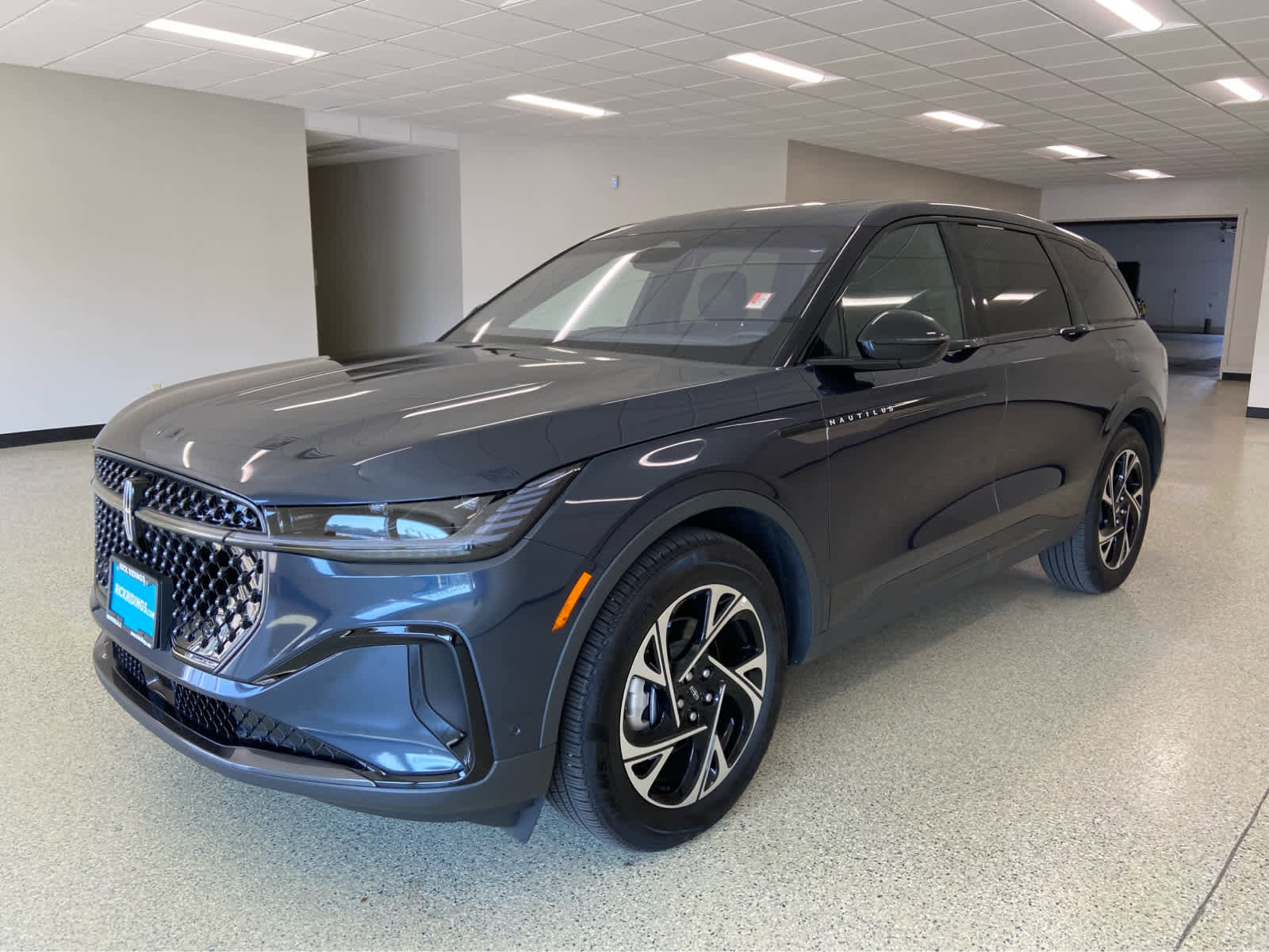 Used 2024 Lincoln Nautilus Premier w/ Equipment Group 102A image 8