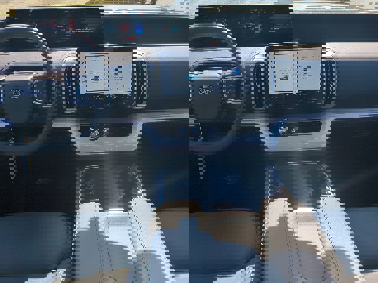 New 2026 Ford Expedition Active image 15