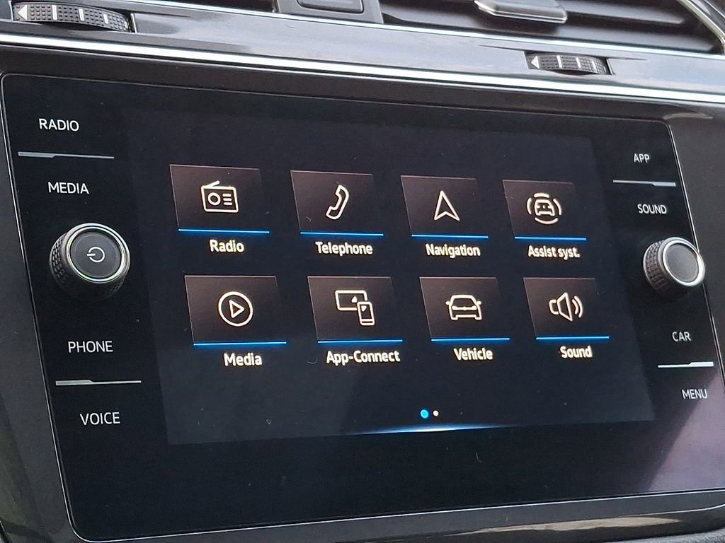 Used 2021 Volkswagen Tiguan SE w/ Panoramic Sunroof Package image 15