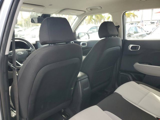 Used 2020 Hyundai Venue SEL image 8