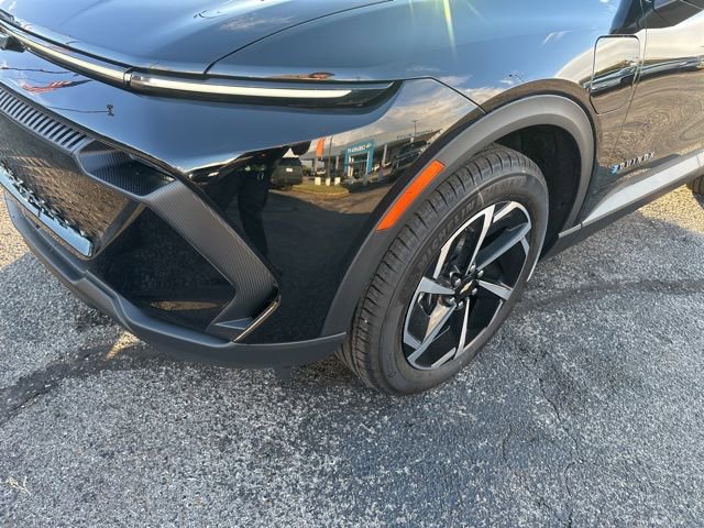 New 2026 Chevrolet Equinox EV LT image 9
