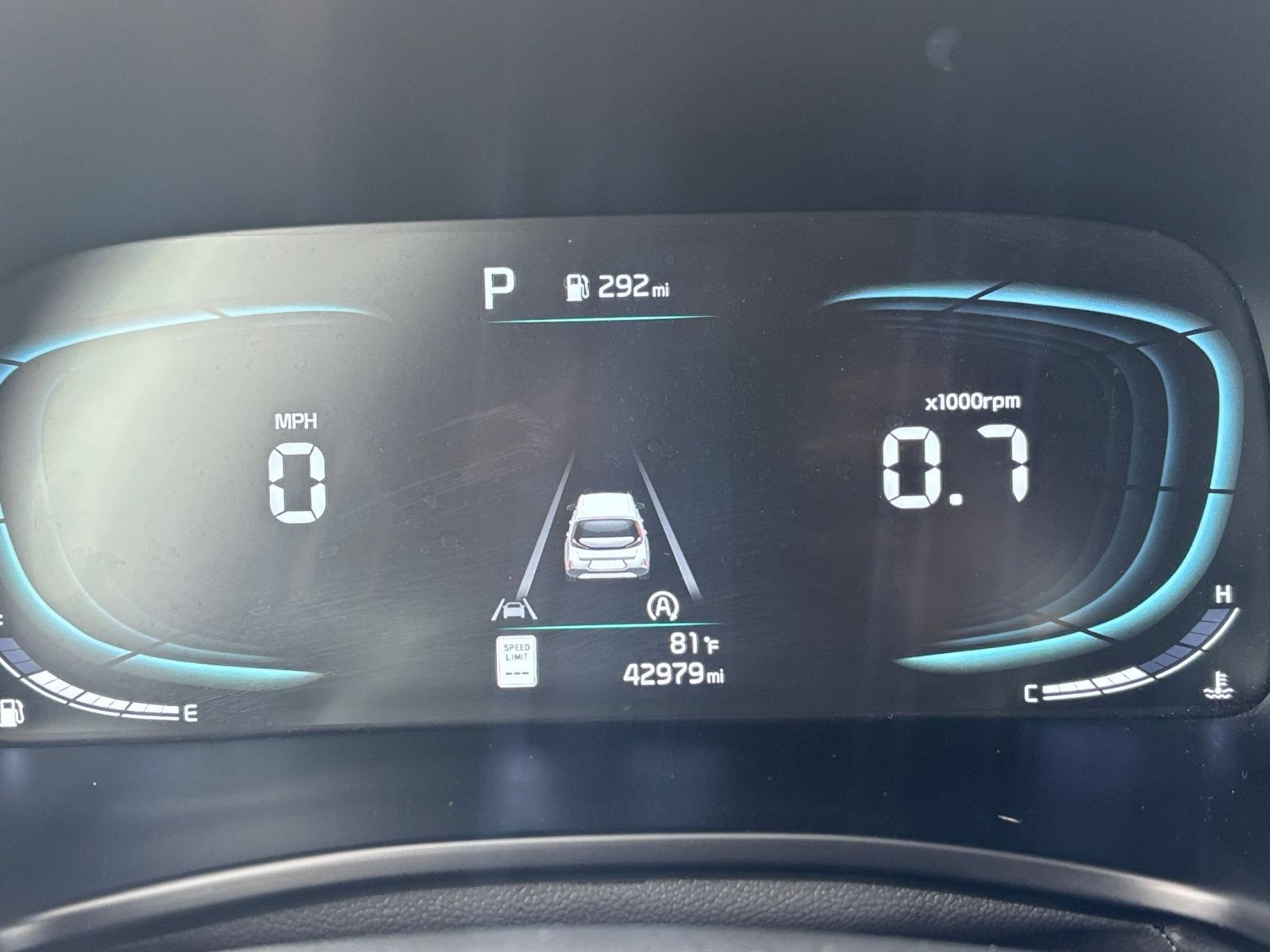Used 2025 Kia Soul LX w/ LX Technology Package FWD image 36