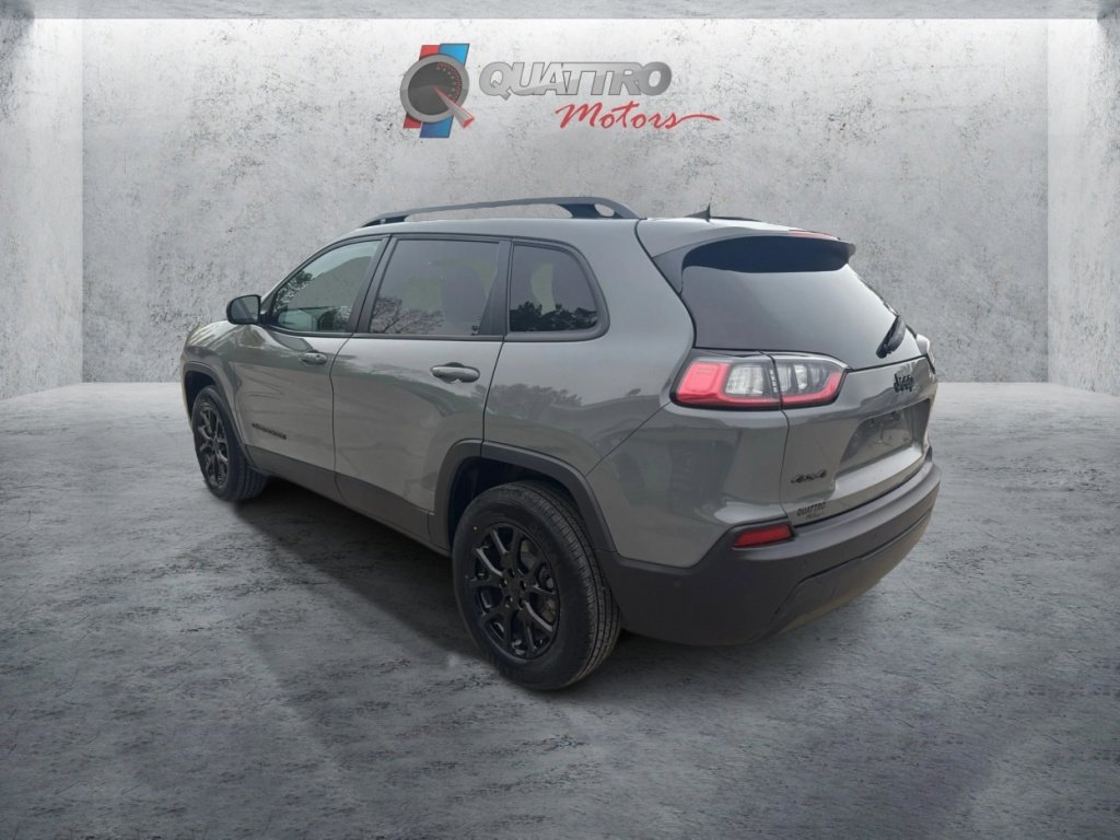 Used 2023 Jeep Cherokee Altitude Lux AWD/4WD image 3