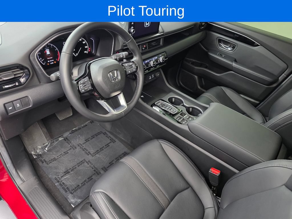 Used 2025 Honda Pilot Touring image 10